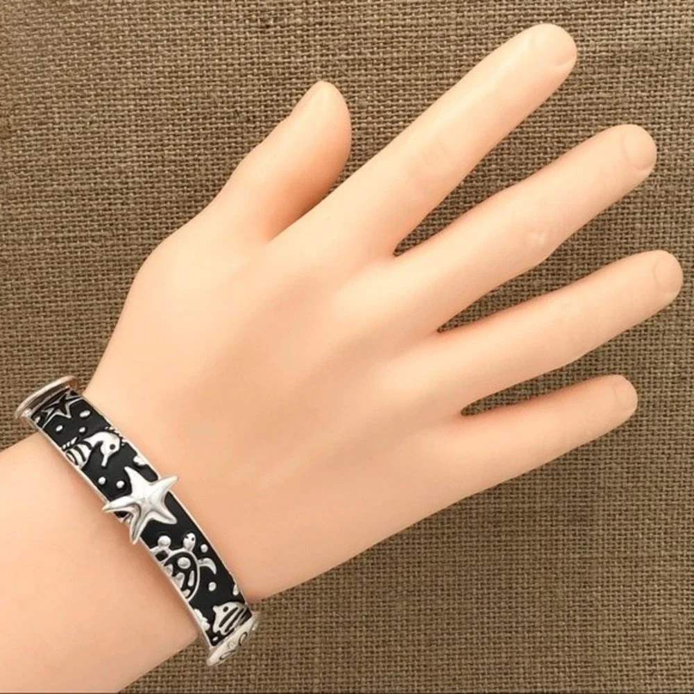 🌼 Sealife Theme Silver Black Stretch Bracelet